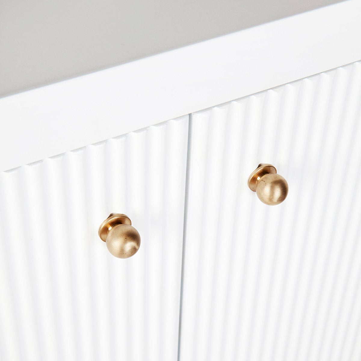 Ariana Buffet - White